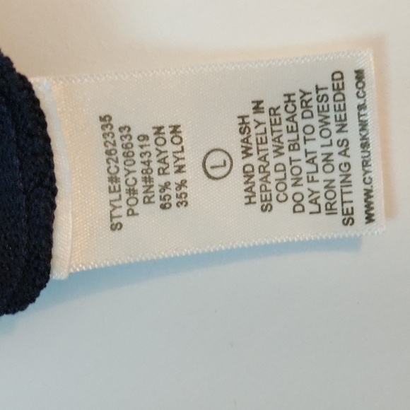 🎁  Cyrus Knits Top Black Size L Stretchy NWT Neutral Minimalist Modest - Picture 7 of 7